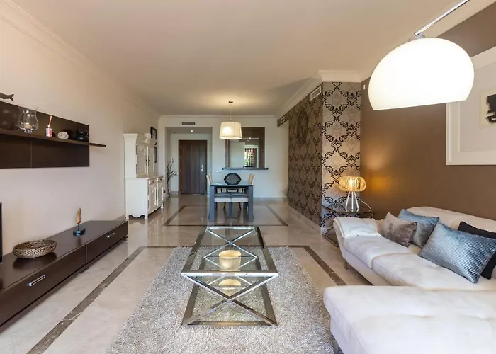 Отель Alminar De